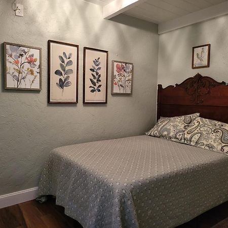 Smart Solution - Individual Private Bed-Pods In Gorgeous Shared Space - Women Only Dorm In Room 5 - Coed House - Full-Sized Mattresses In Individual Pods - With Built-In Private Storage - Gorgeous Shared Room - Affordable Luxury - Sparrow House 피닉스 외부 사진